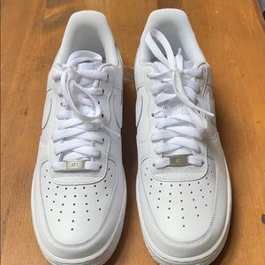Women’s Nike Air Force ones in white